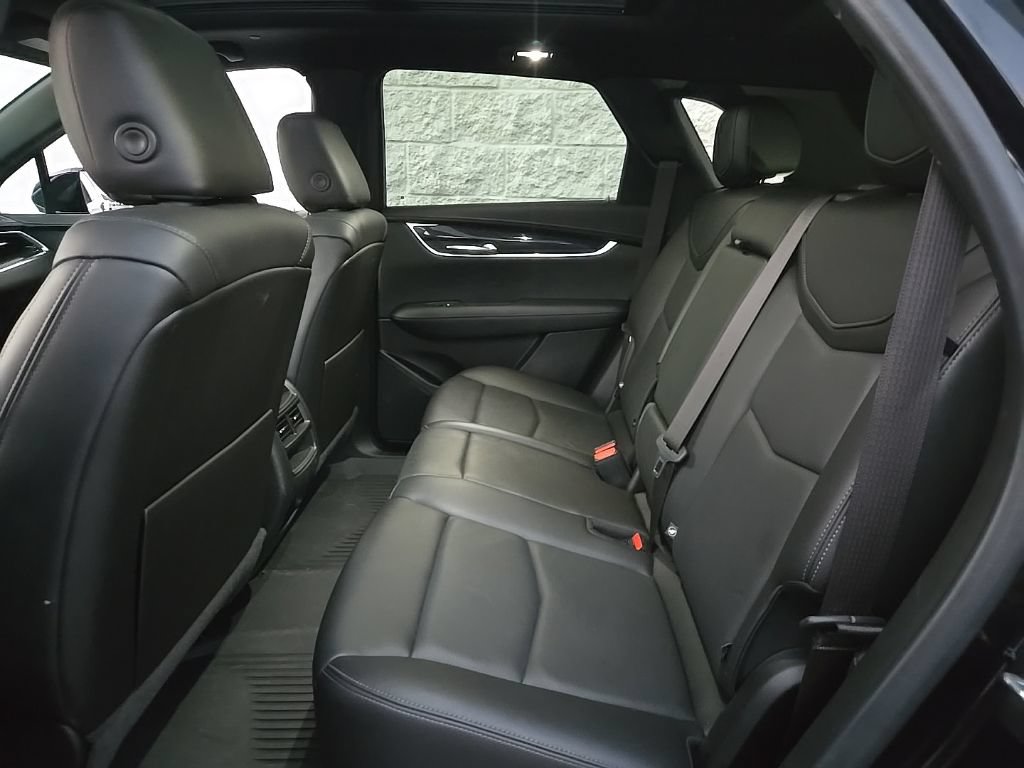 Certified 2022 Cadillac XT5 Premium Luxury w/ LPO, Floor Liner Package AWD/4WD image 18