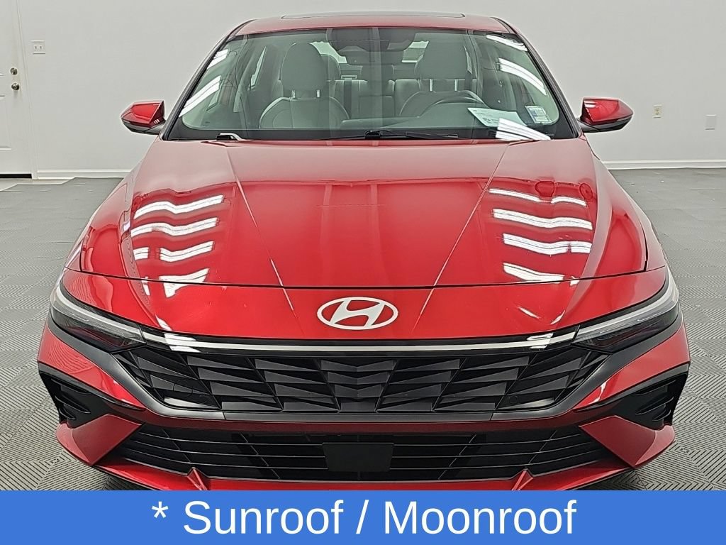 Used 2025 Hyundai Elantra Limited FWD image 5