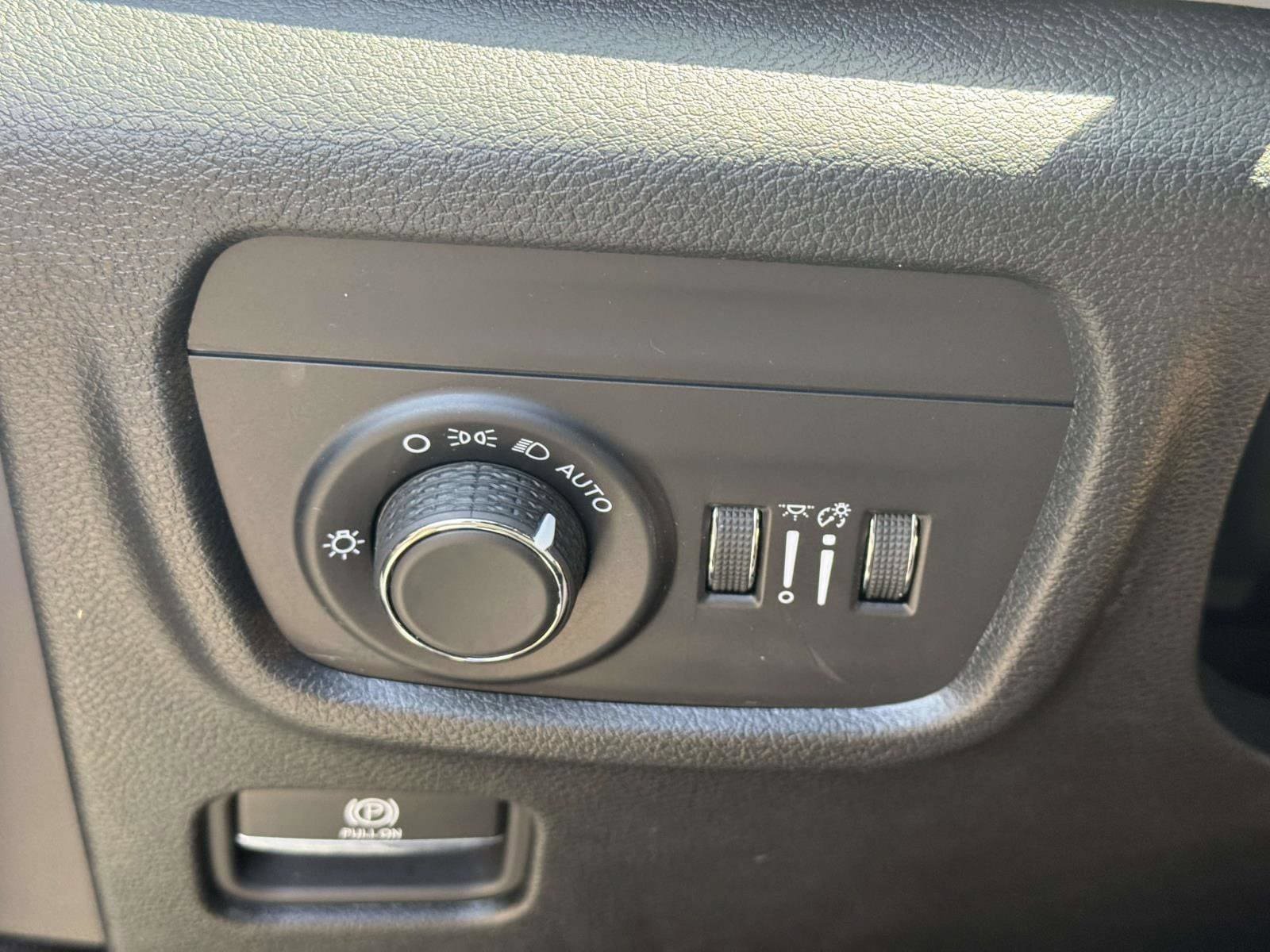 Certified 2024 Jeep Grand Cherokee Altitude AWD/4WD image 19