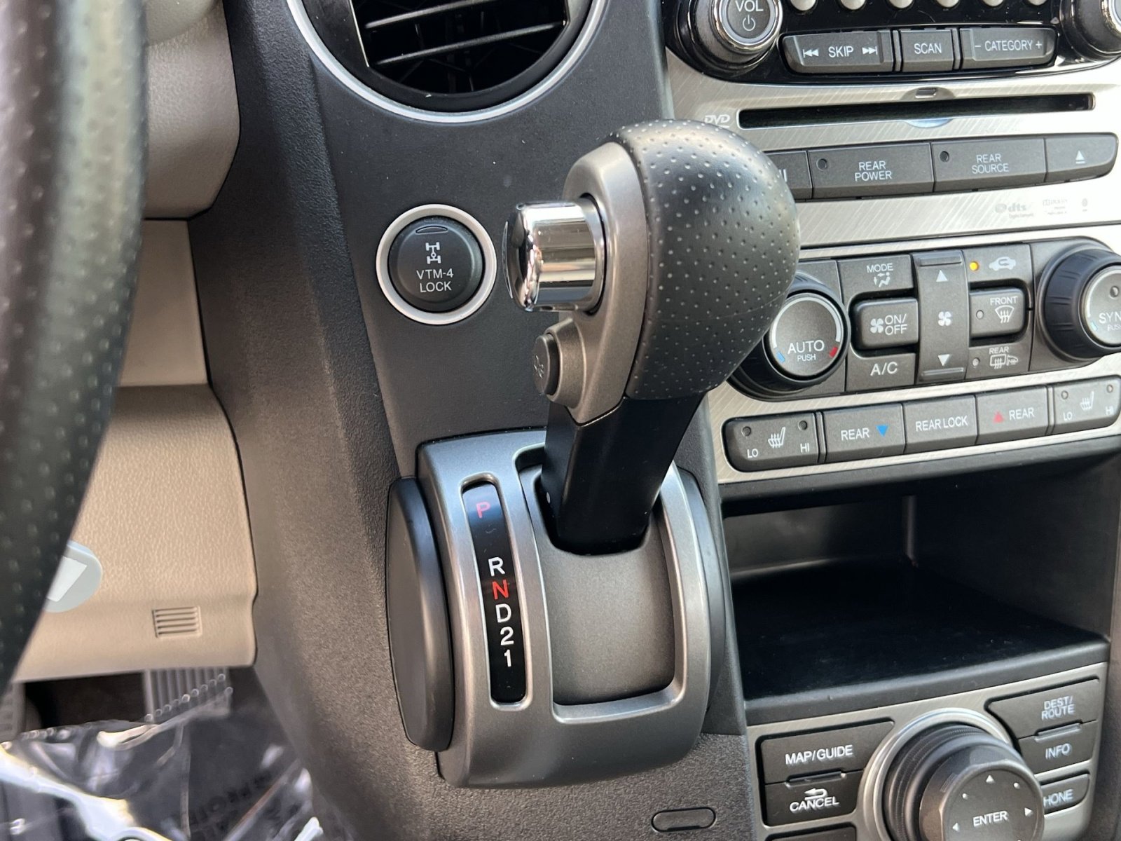 Used 2012 Honda Pilot Touring image 23