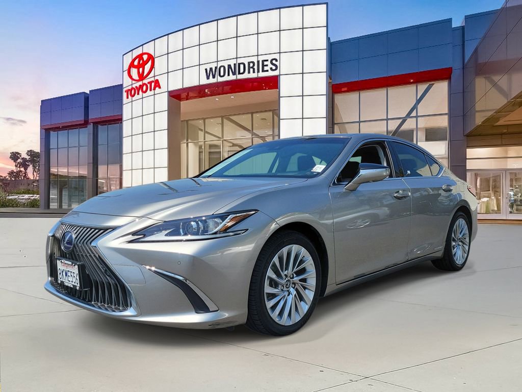 Used 2019 Lexus ES 300h w/ Luxury Package image 2