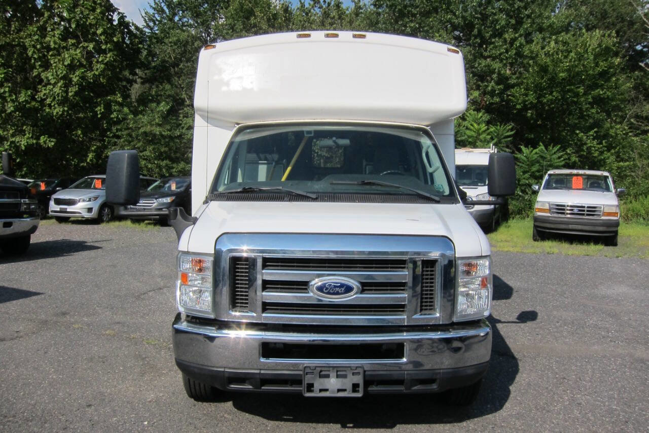 Used 2014 Ford E-450 and Econoline 450 Super Duty w/ Shuttle Bus Prep Package image 7