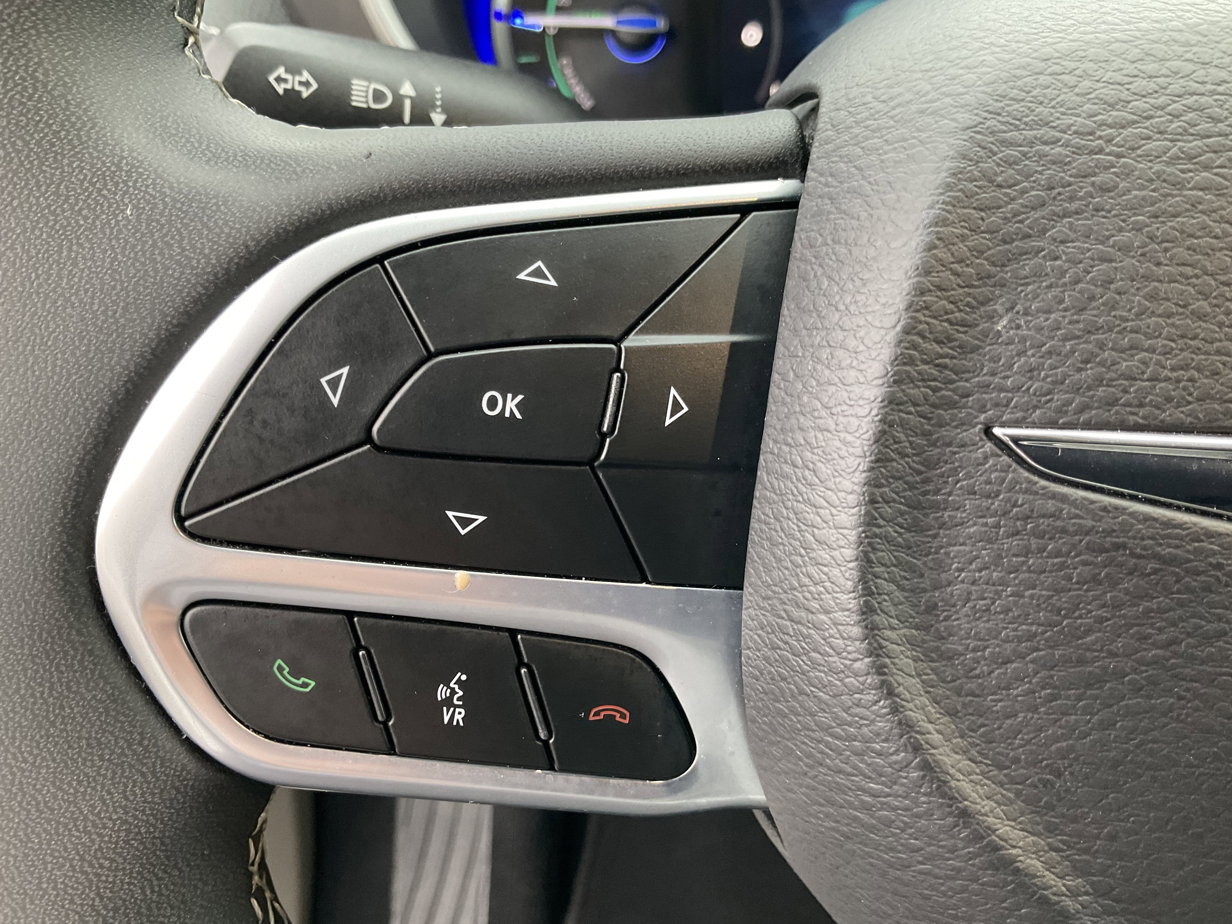 Used 2022 Chrysler Pacifica Touring-L FWD image 33