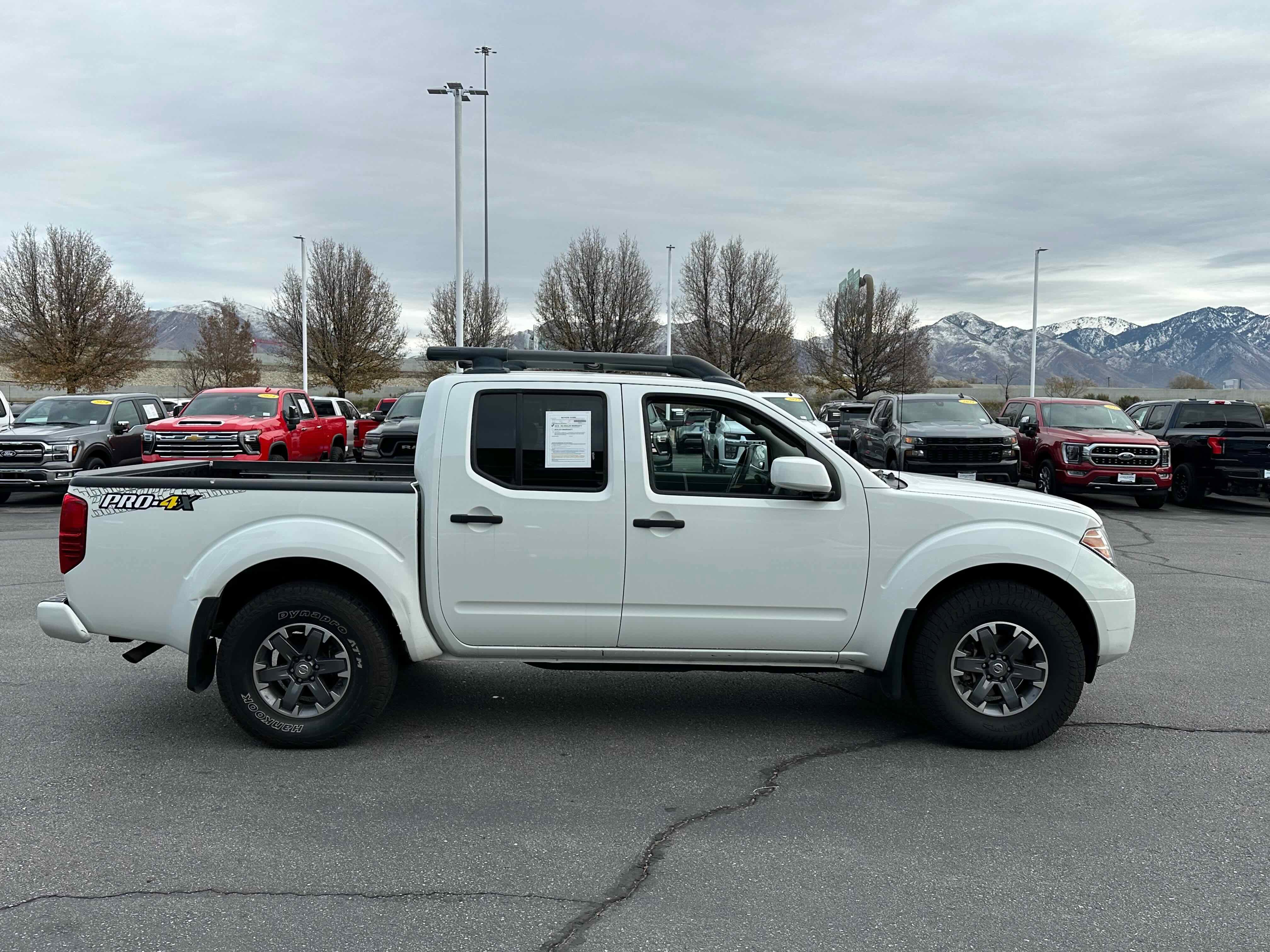 Used 2020 Nissan Frontier PRO-4X w/ Pro-4x Utility Package image 8