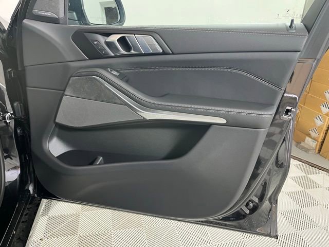 Used 2026 BMW X7 xDrive40i w/ Premium Package image 24