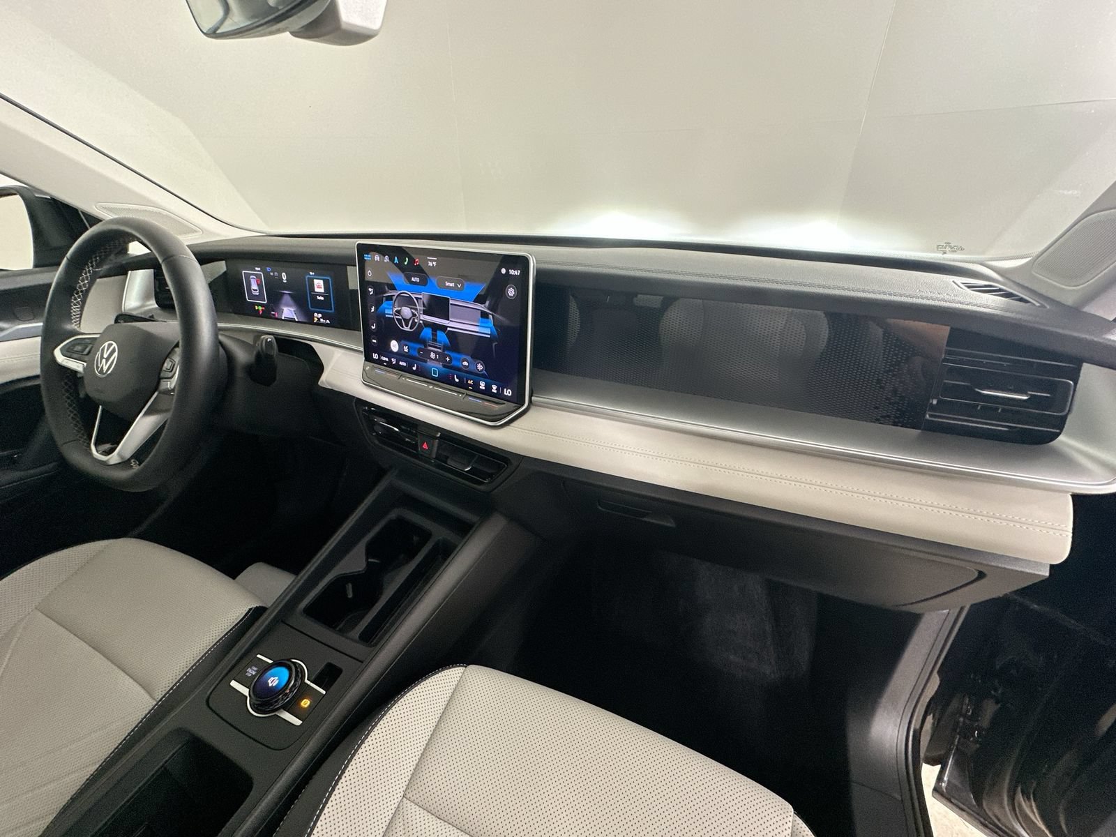 Certified 2025 Volkswagen Tiguan SE AWD/4WD image 43