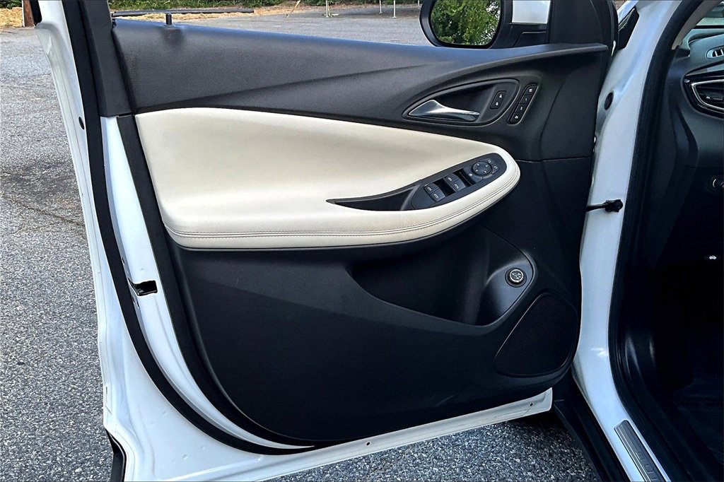 Certified 2022 Buick Encore GX Essence w/ Advanced Technology Package image 18