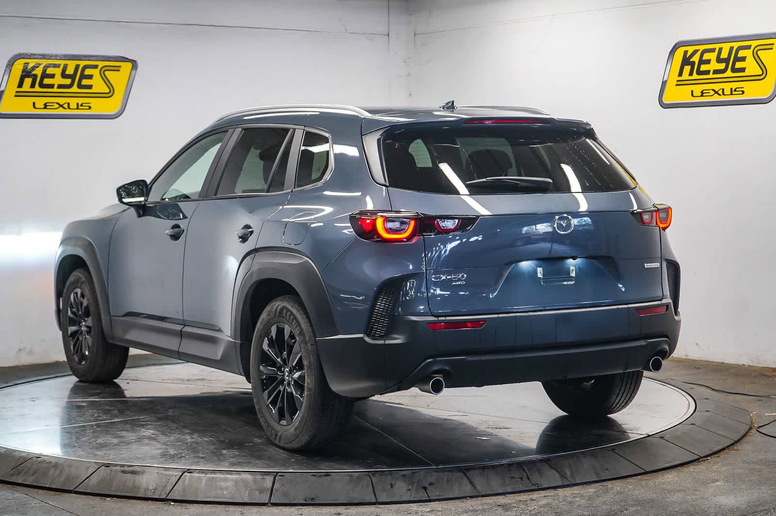 Used 2025 MAZDA CX-50 AWD 2.5 S w/ Premium Package image 2