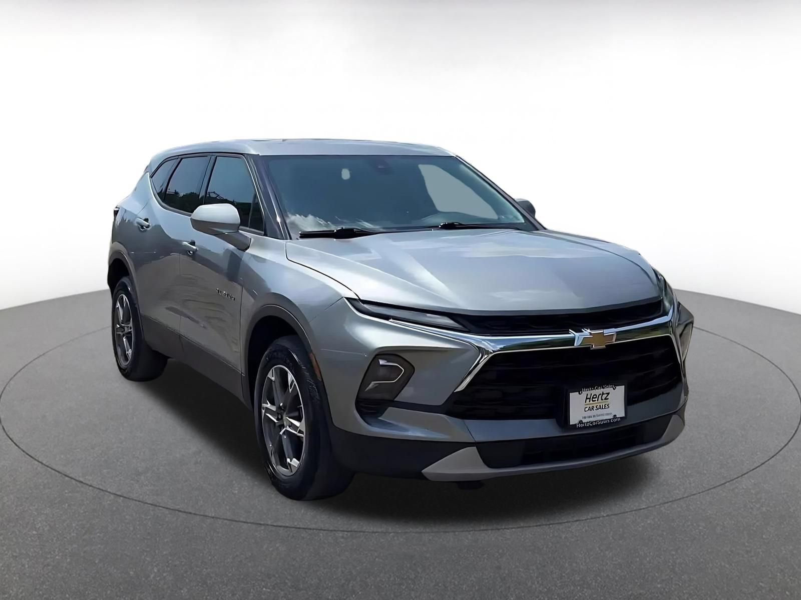 Used 2025 Chevrolet Blazer LT FWD image 3
