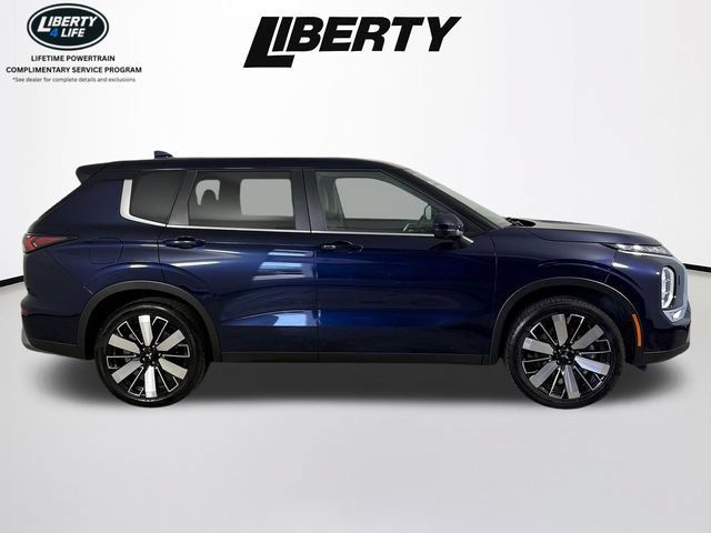 Used 2025 Mitsubishi Outlander SE AWD/4WD image 2
