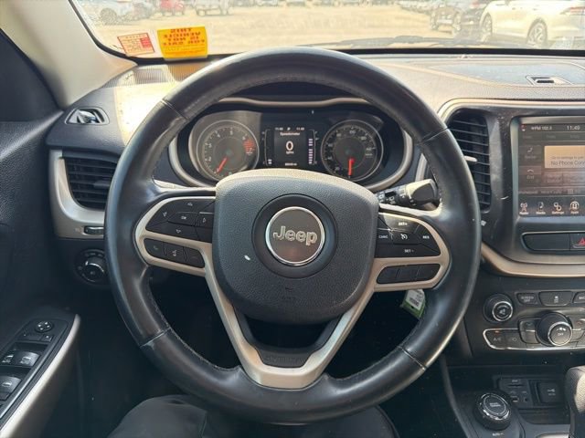 Used 2017 Jeep Cherokee Latitude image 22