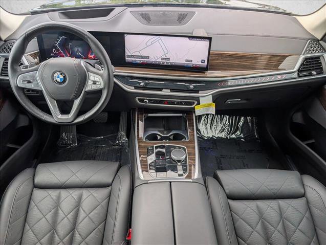 Used 2025 BMW X7 xDrive40i w/ Parking Assistance Package AWD/4WD image 19