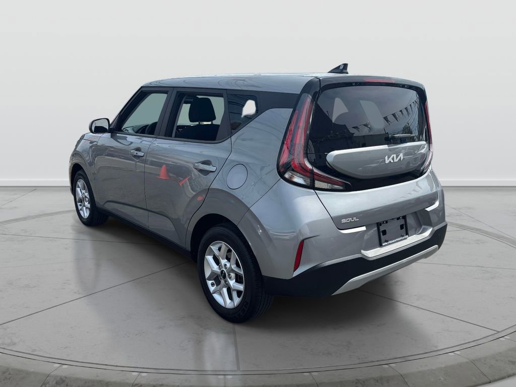Used 2023 Kia Soul S FWD image 5
