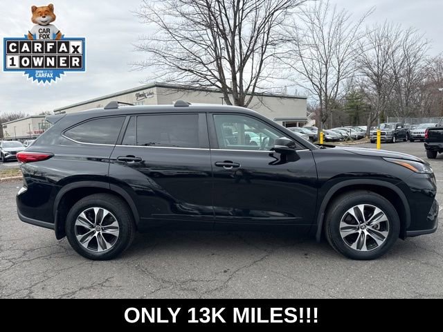 Used 2023 Toyota Highlander XLE AWD/4WD image 15