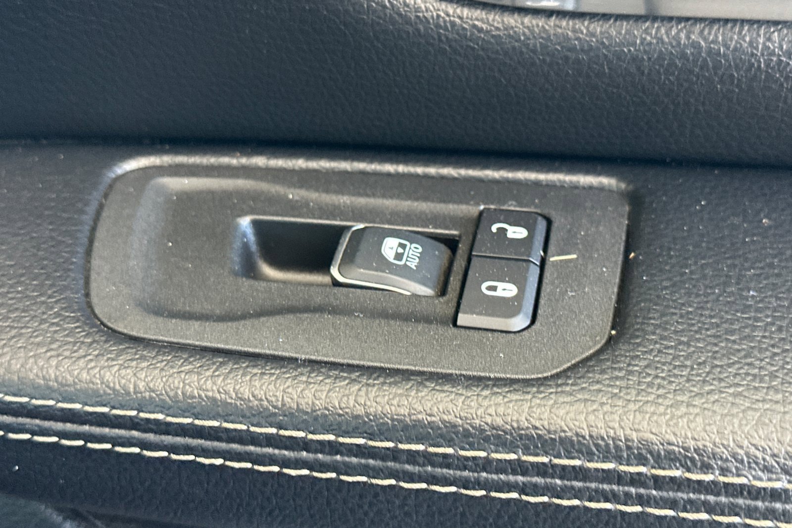 Used 2025 RAM 1500 Laramie image 22