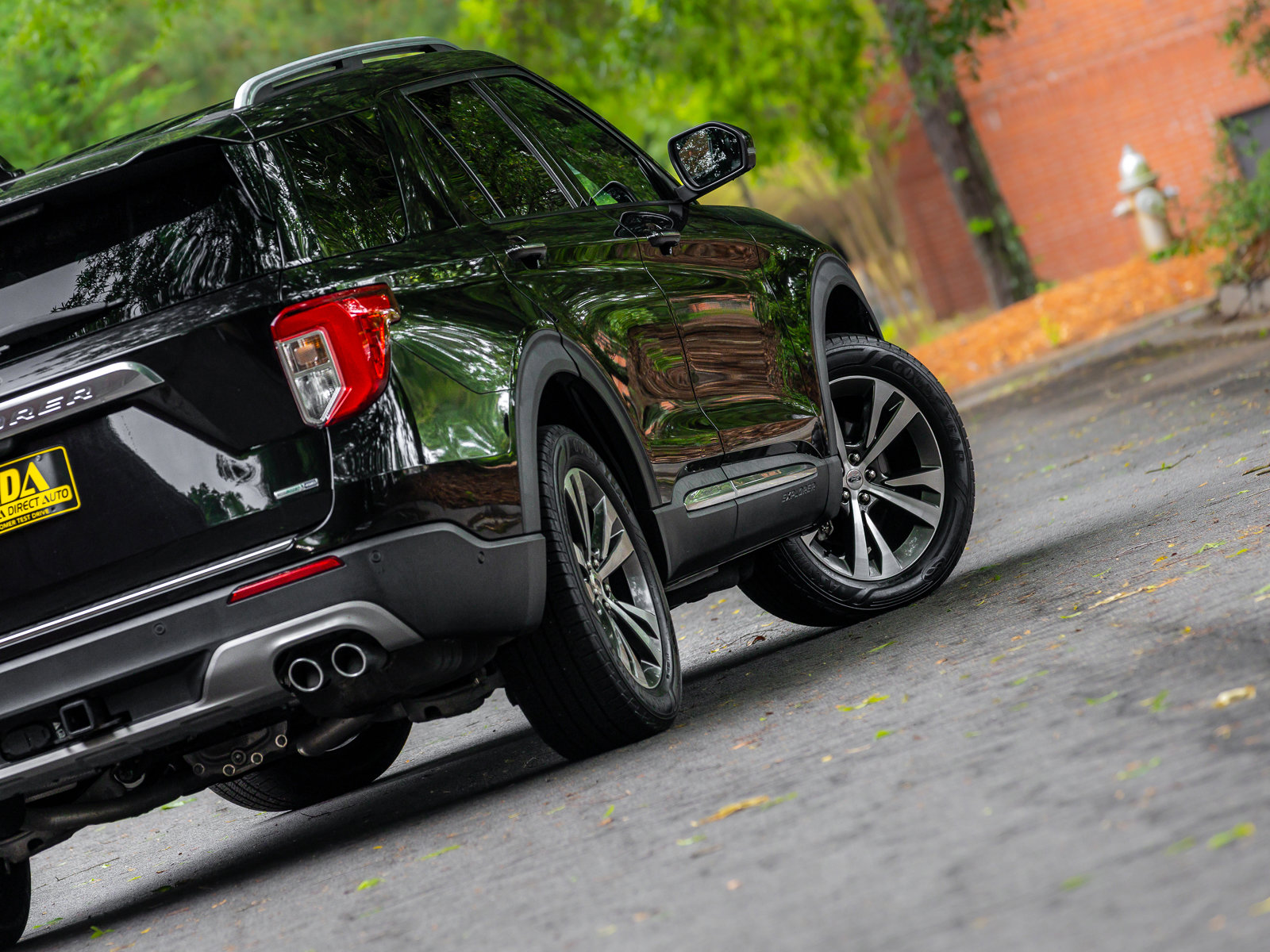 Used 2020 Ford Explorer Platinum w/ Premium Technology Package AWD/4WD image 24
