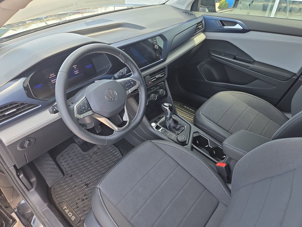 Used 2024 Volkswagen Taos SE AWD/4WD image 25