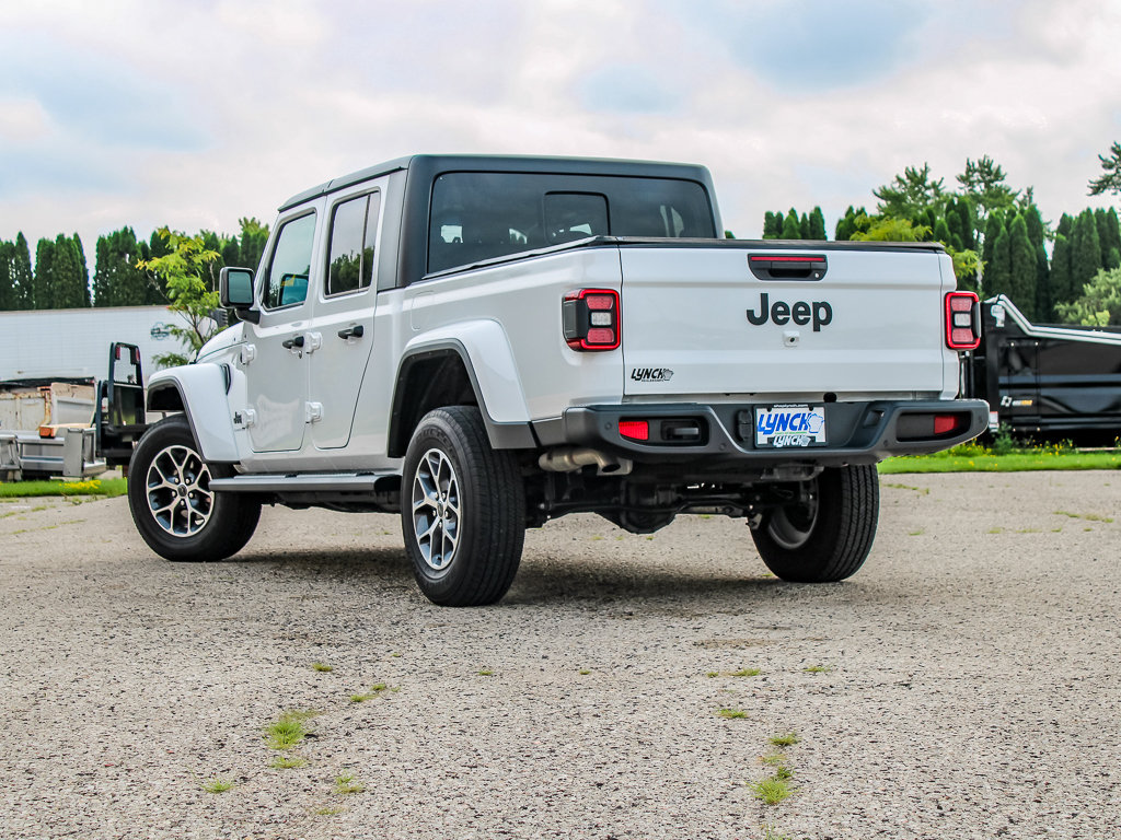 Used 2024 Jeep Gladiator Sport w/ Dual Top Group AWD/4WD image 8