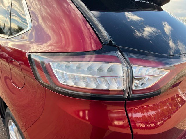 Used 2018 Ford Edge Titanium w/ Equipment Group 301A AWD/4WD image 10