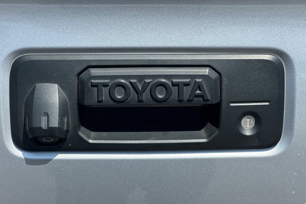 Used 2016 Toyota Tacoma TRD Sport w/ Towing Package RWD image 29