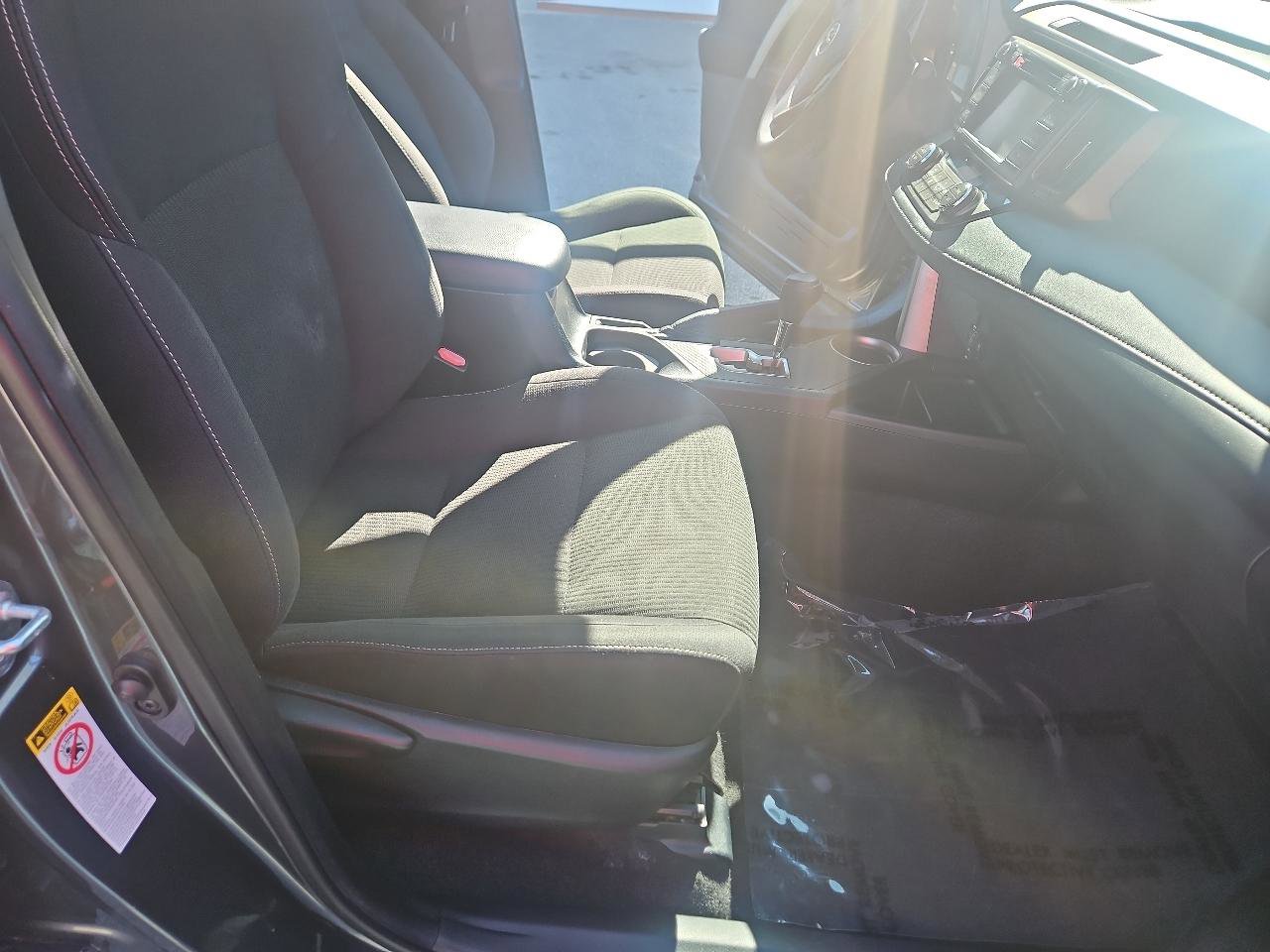 Used 2014 Toyota RAV4 XLE AWD/4WD image 17