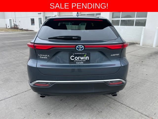 Used 2023 Toyota Venza Limited image 4