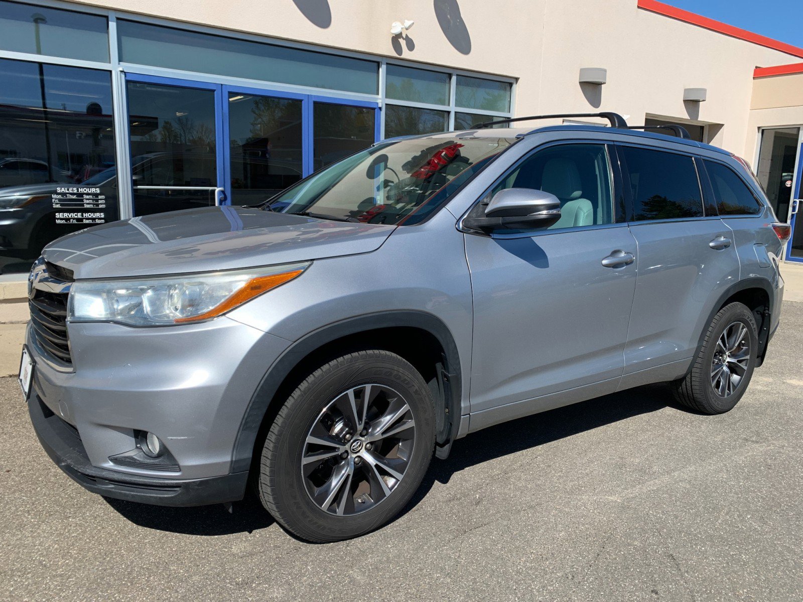 Used 2016 Toyota Highlander XLE AWD/4WD image 1