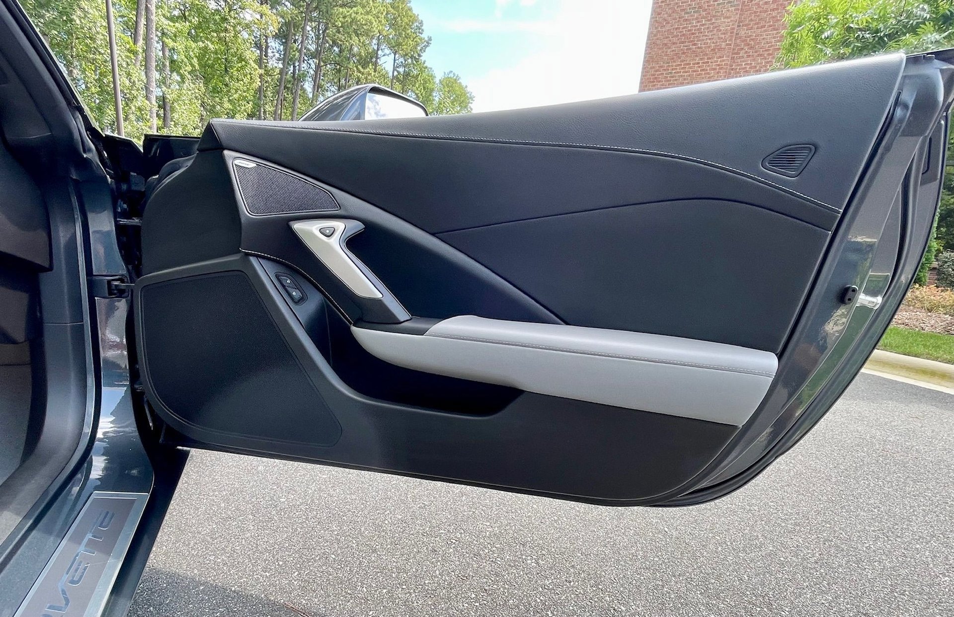 Used 2014 Chevrolet Corvette Stingray Convertible w/ 2LT Preferred Equipment Group image 45