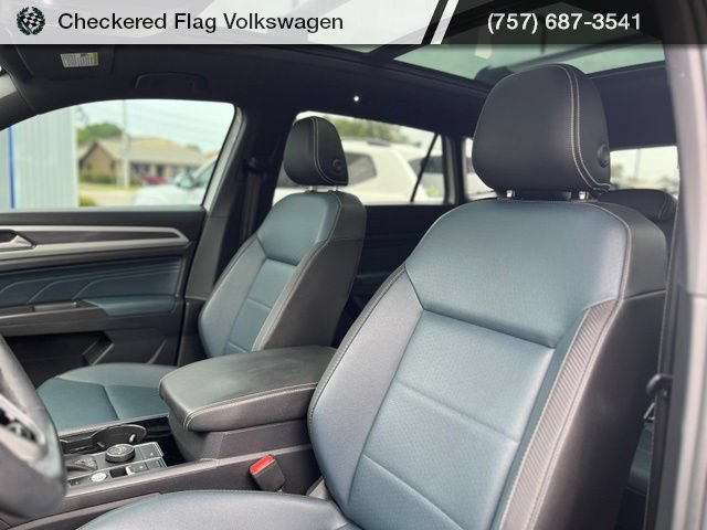 Used 2023 Volkswagen Atlas Cross Sport SEL R-Line AWD/4WD image 24