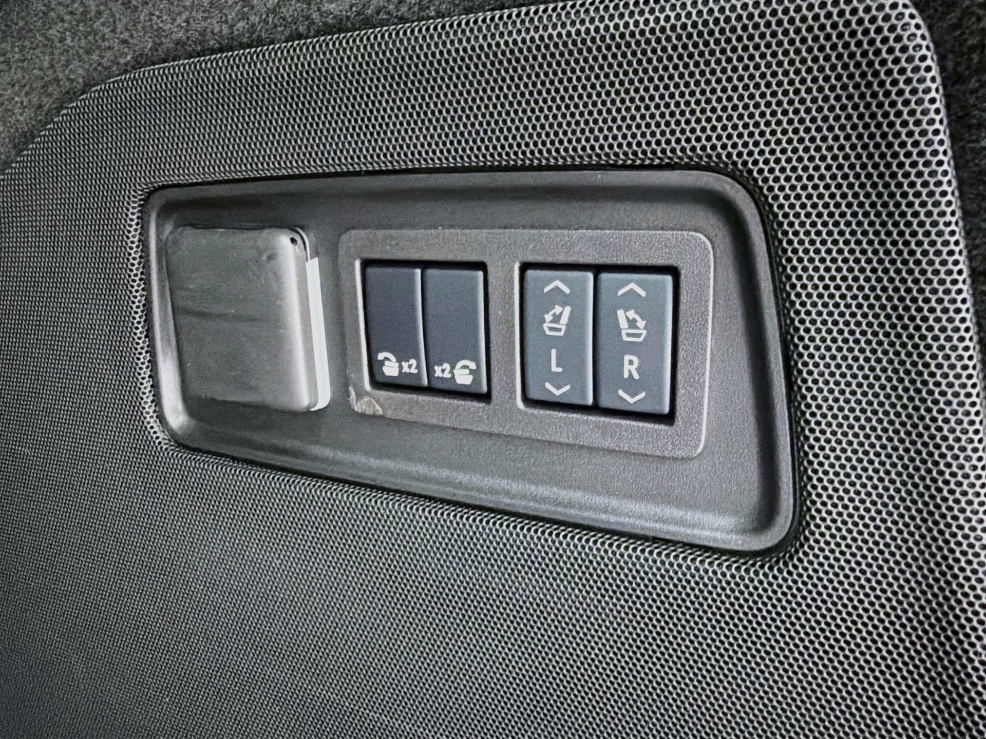 Certified 2025 Cadillac Escalade ESV Sport Platinum AWD/4WD image 15