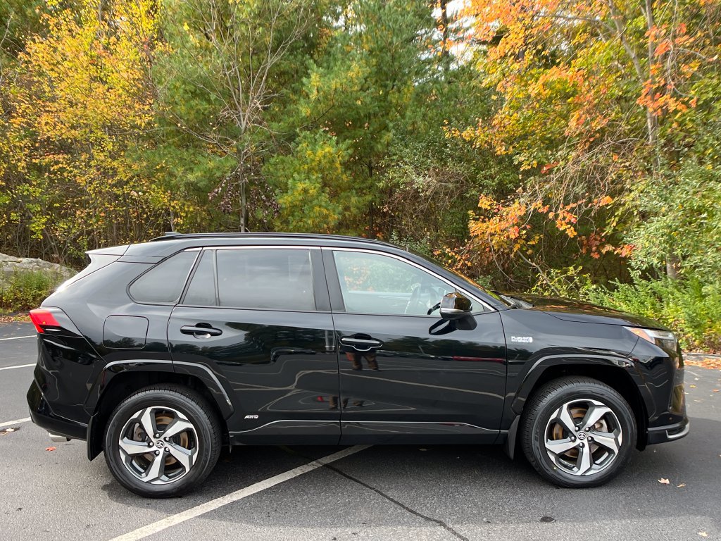 Used 2023 Toyota RAV4 SE w/ Weather & Moonroof Package AWD/4WD image 6