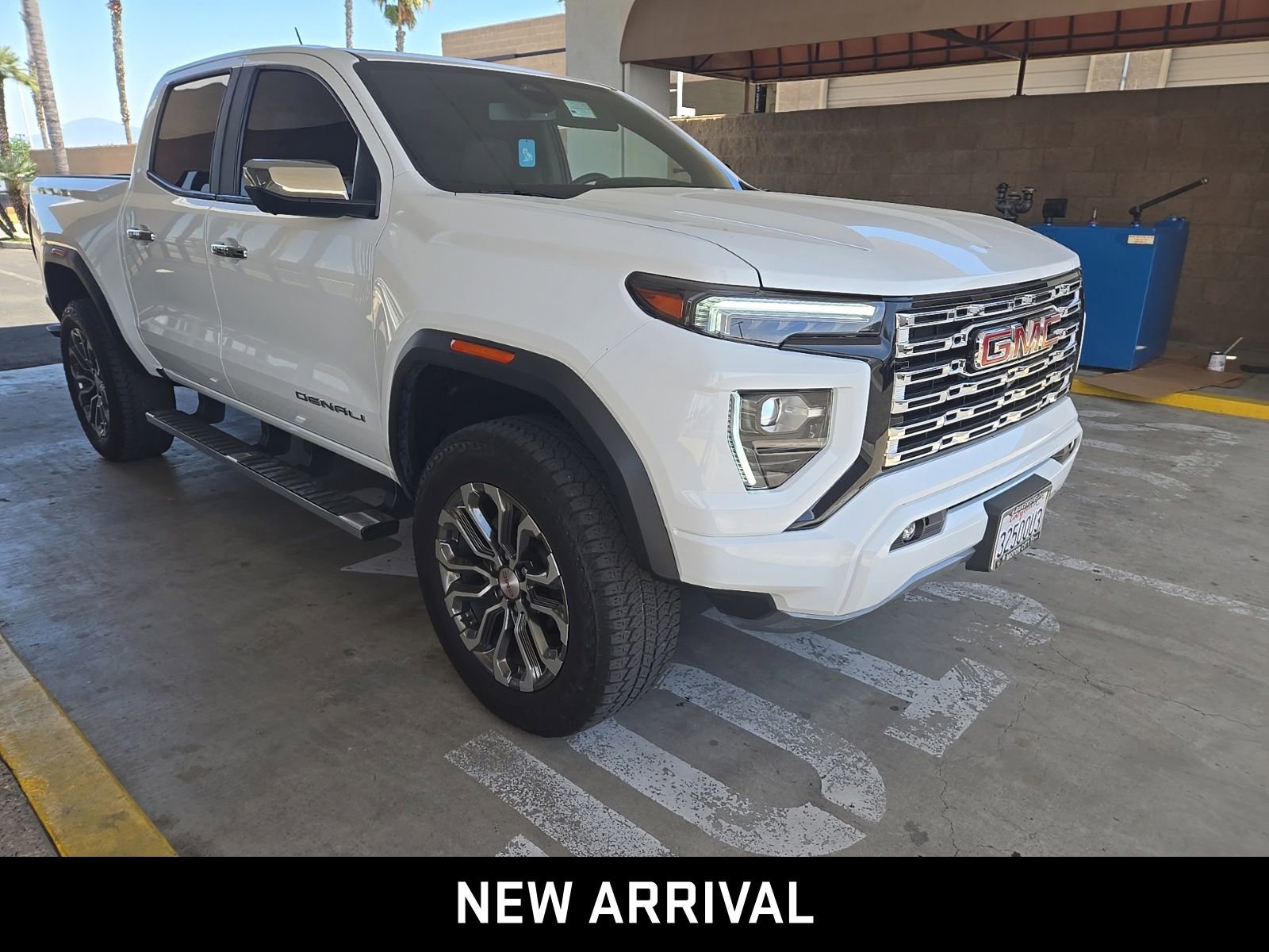 Certified 2023 GMC Canyon Denali AWD/4WD image 3
