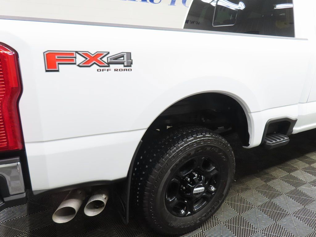 Used 2025 Ford F350 XLT AWD/4WD image 27