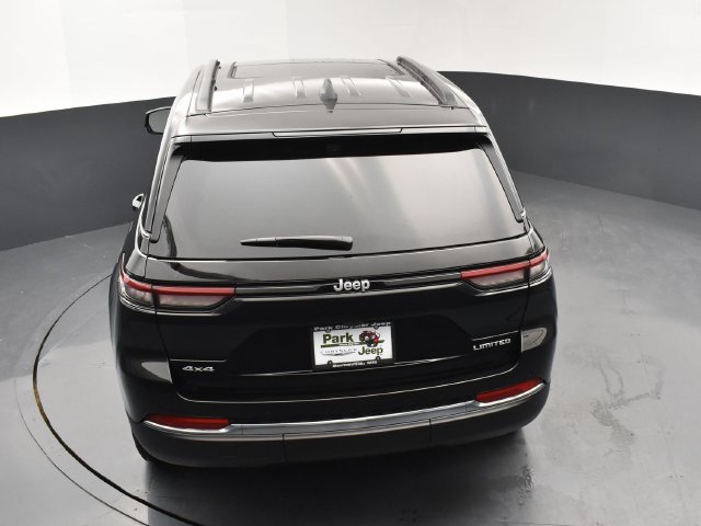 Used 2025 Jeep Grand Cherokee Limited w/ Trailer Tow Package AWD/4WD image 16