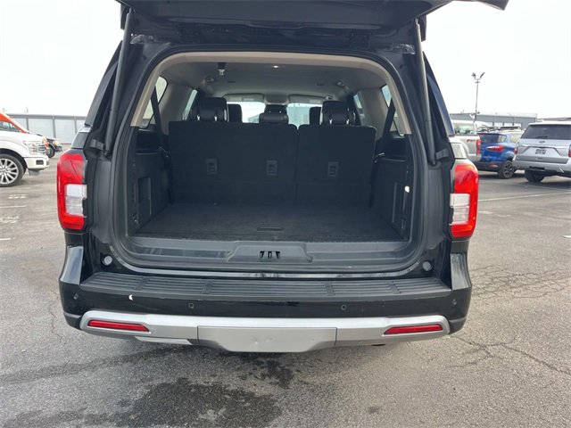 Used 2024 Ford Expedition Max XLT image 12