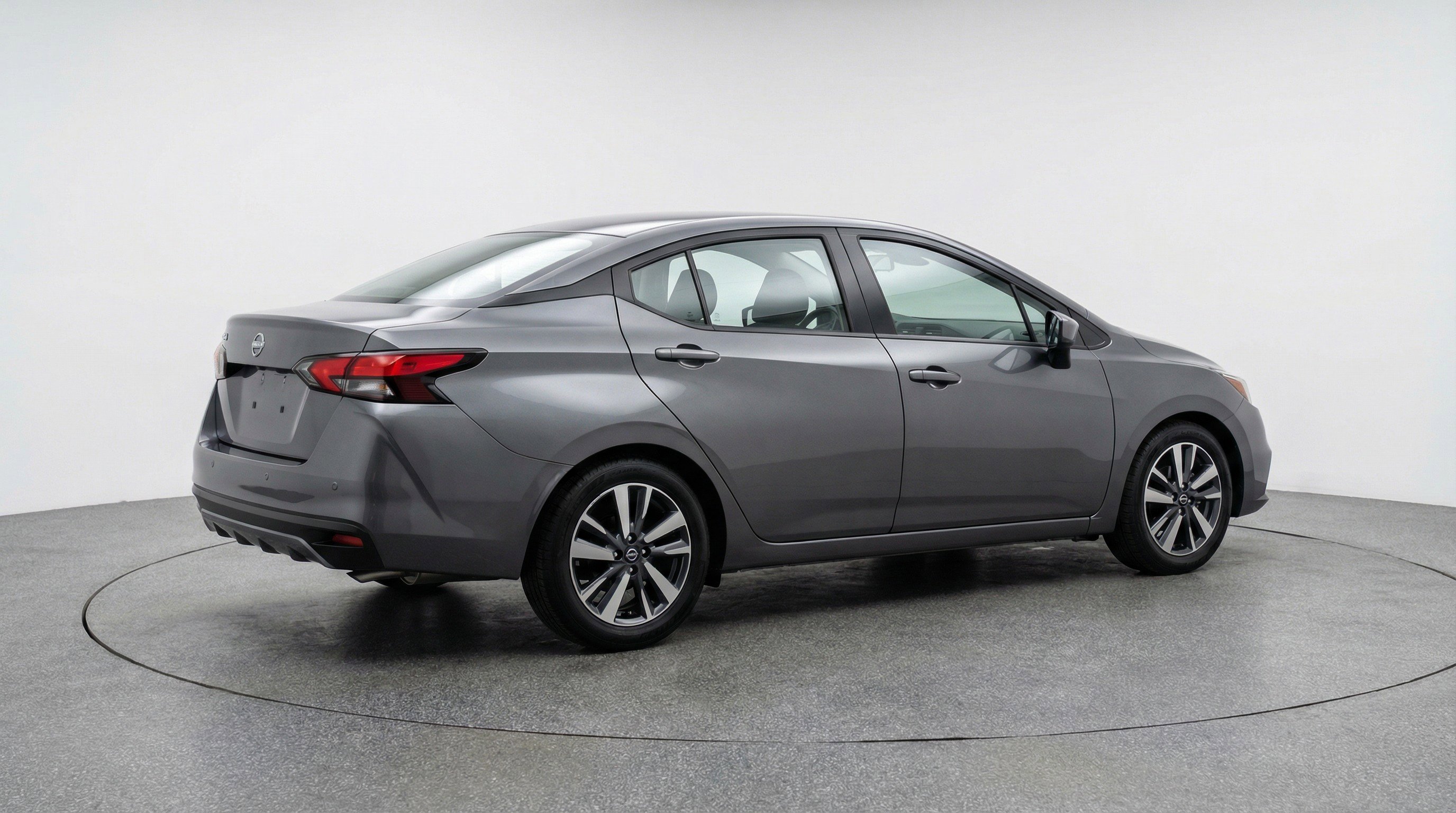 Used 2025 Nissan Versa SV image 9