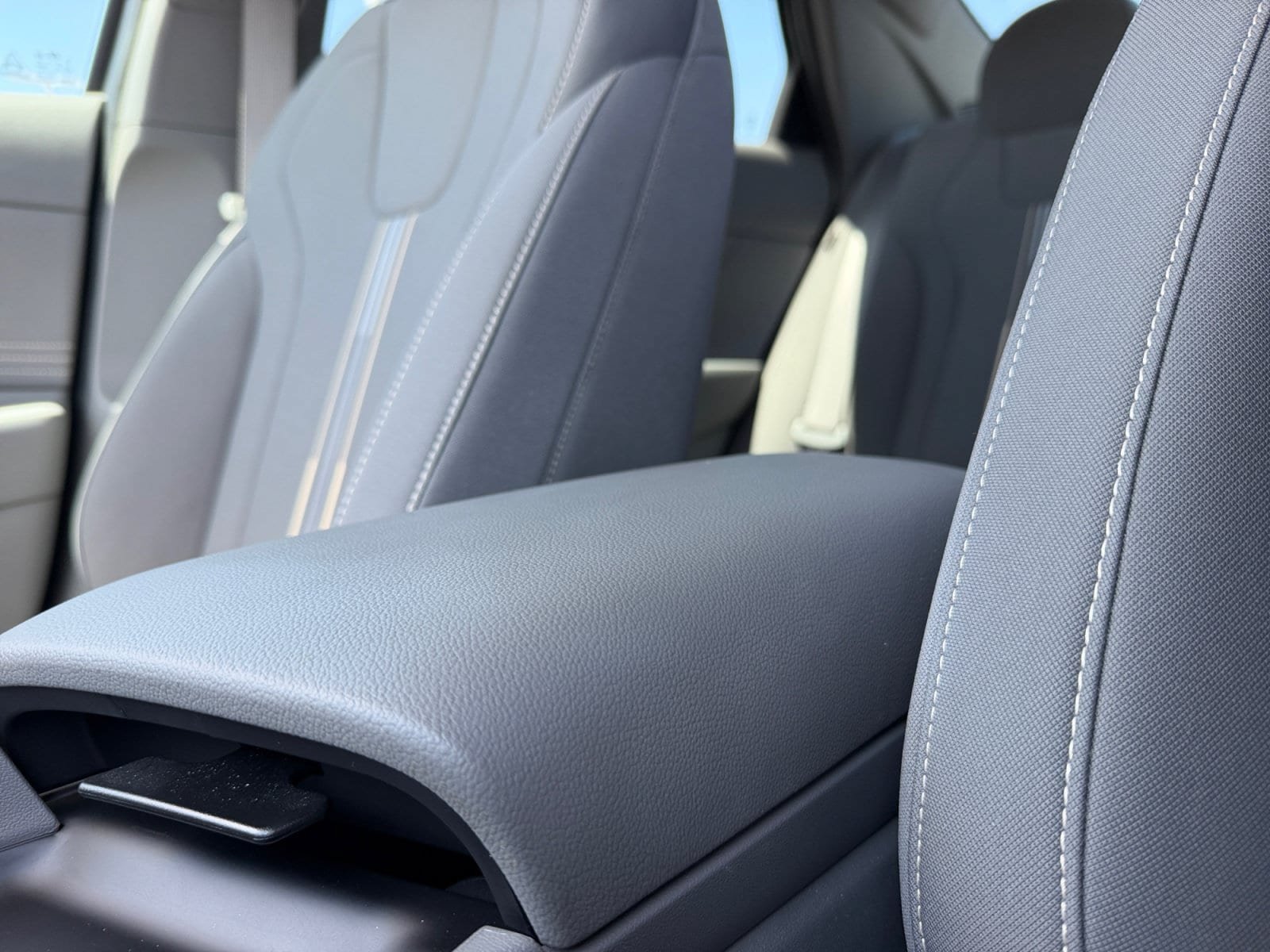Certified 2025 Hyundai Elantra Sport FWD image 16