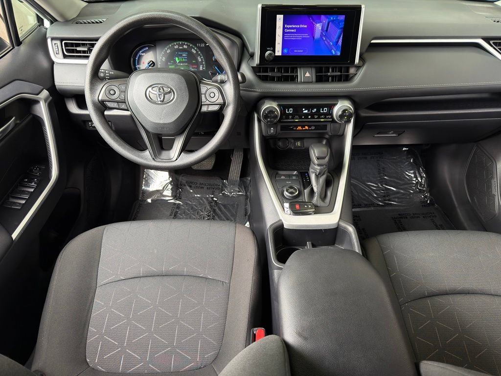 Used 2025 Toyota RAV4 XLE AWD/4WD image 11