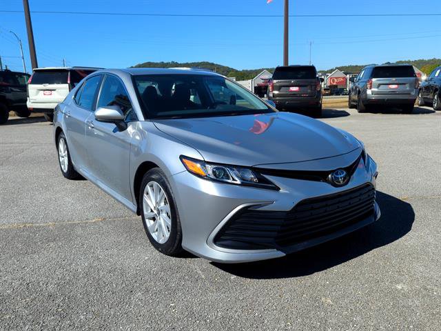 Used 2024 Toyota Camry LE image 9