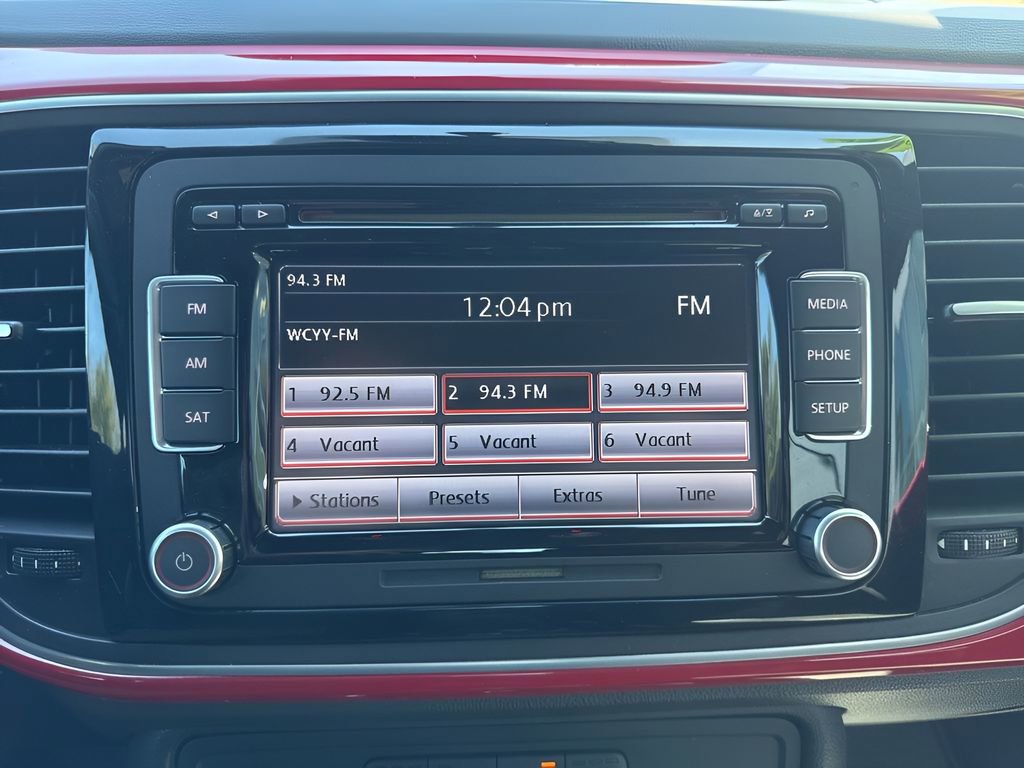 Used 2013 Volkswagen Beetle TDI FWD image 16