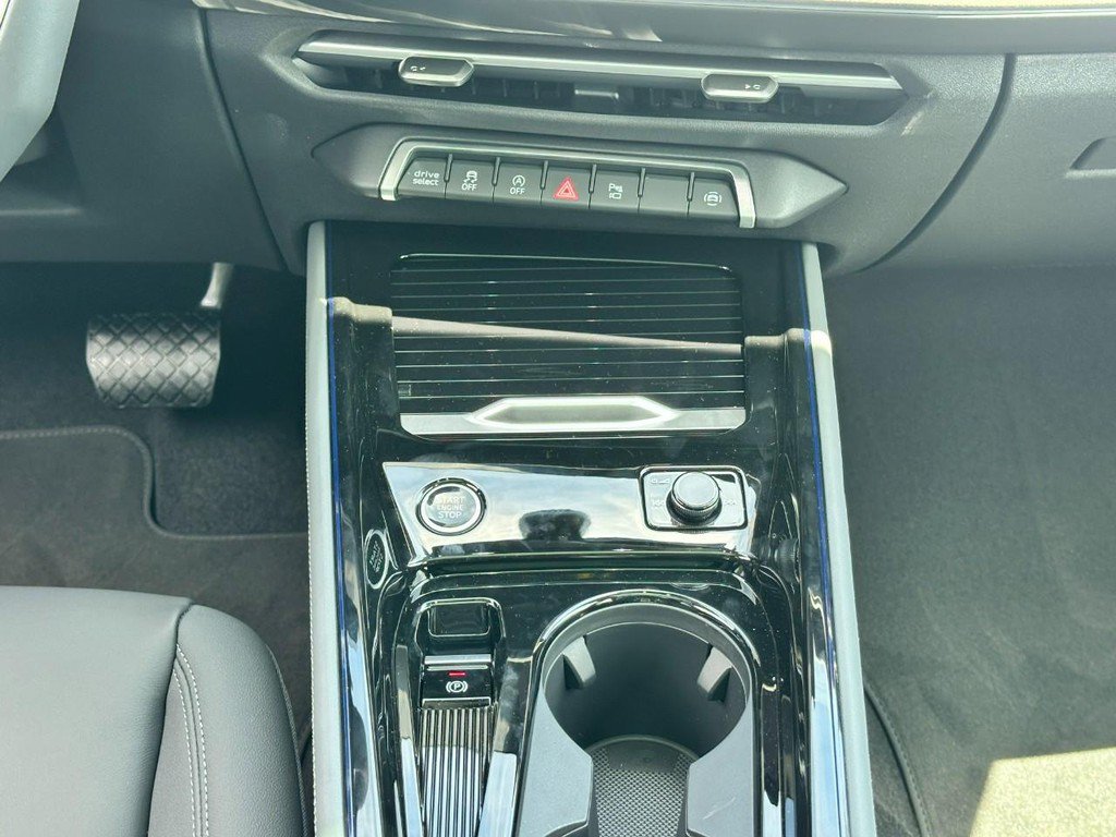 New 2026 Audi Q3 quattro 2.0T AWD/4WD image 11