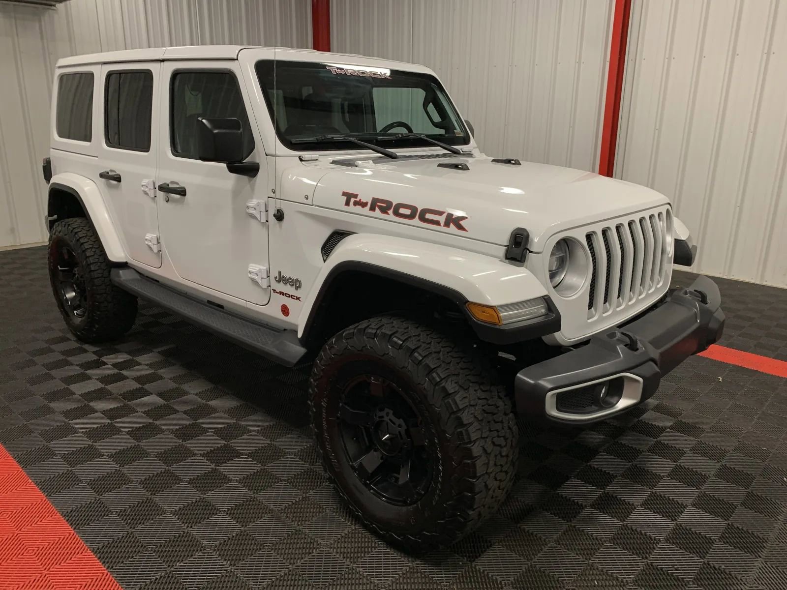 Used 2019 Jeep Wrangler Unlimited Sahara w/ Dual Top Group image 9