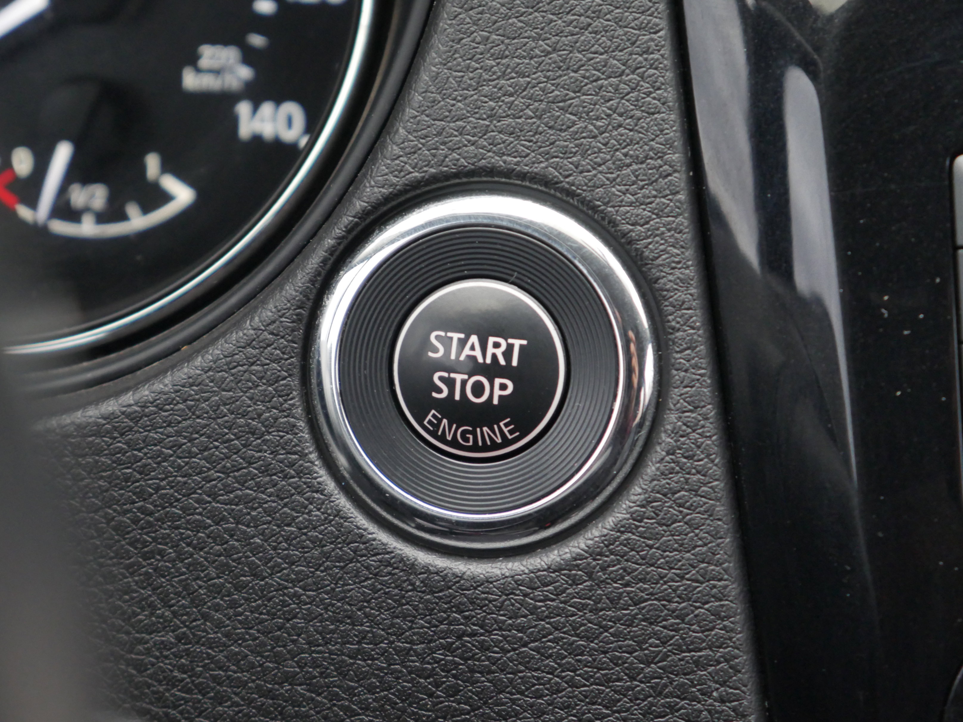 Used 2017 Nissan Rogue Sport SL image 8