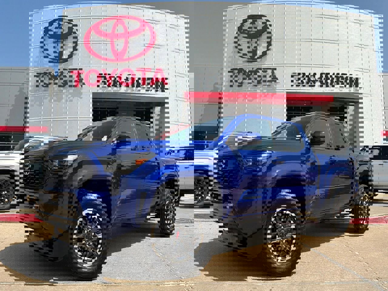 Used 2024 Toyota Tacoma TRD Sport image 2