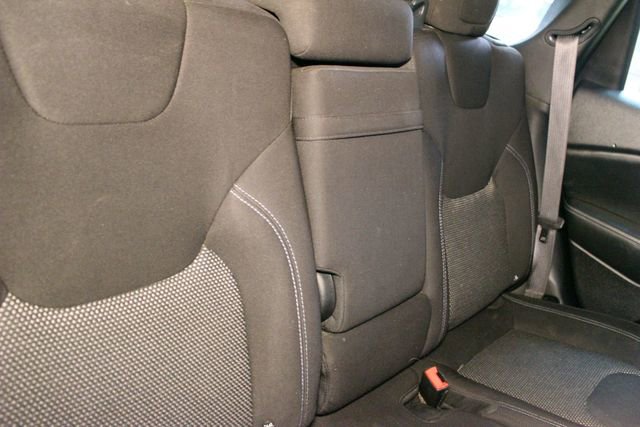 Used 2019 Jeep Cherokee Sport w/ Cold Weather Group AWD/4WD image 14