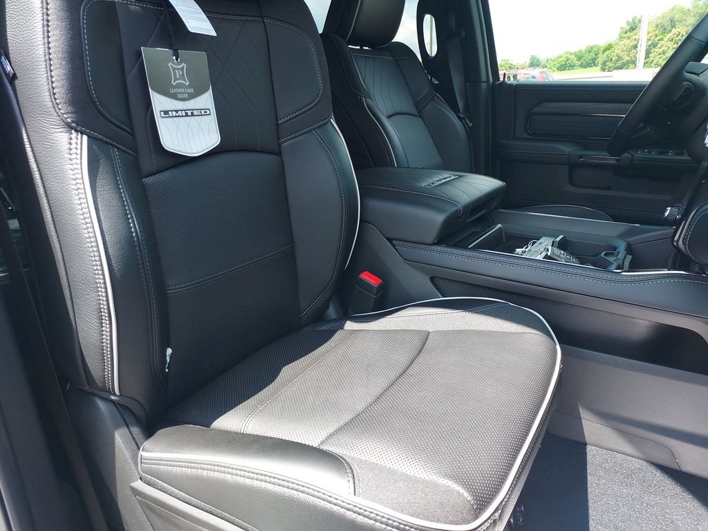 New 2026 RAM 3500 Limited AWD/4WD image 31