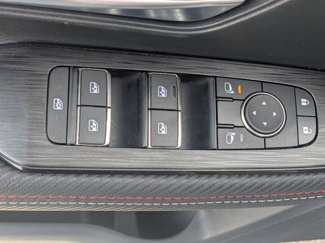 Used 2025 Nissan Kicks SR image 12