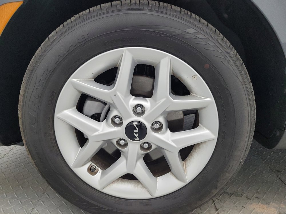 Used 2025 Kia Soul LX image 31