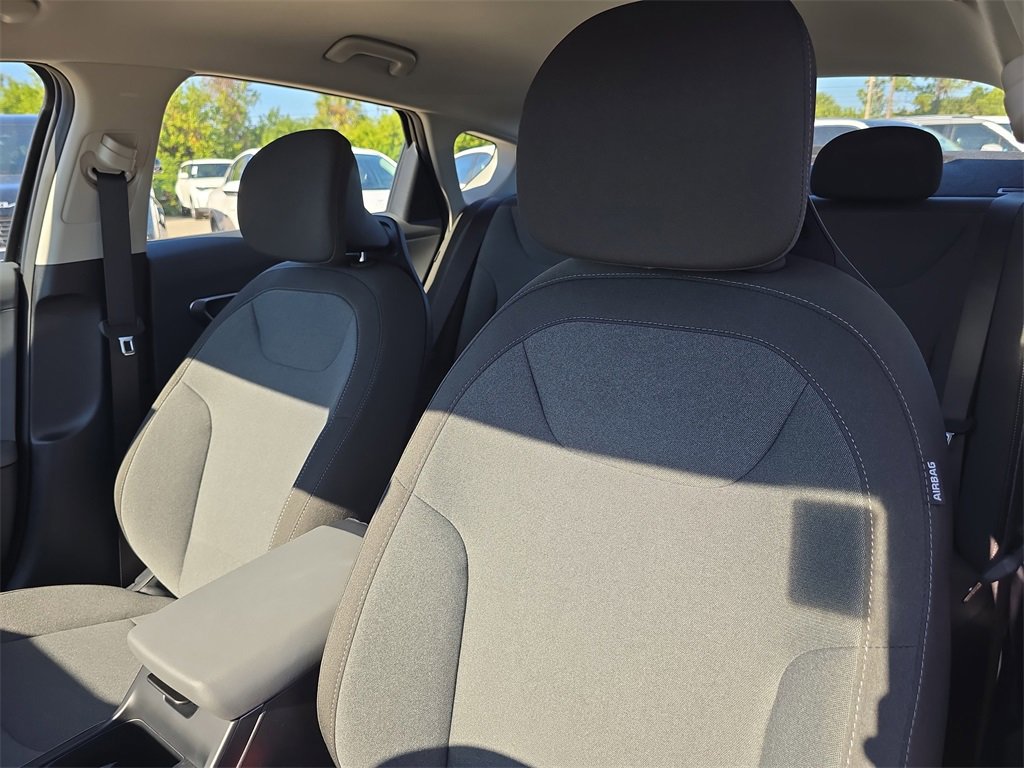 New 2025 Kia K4 LXS image 23