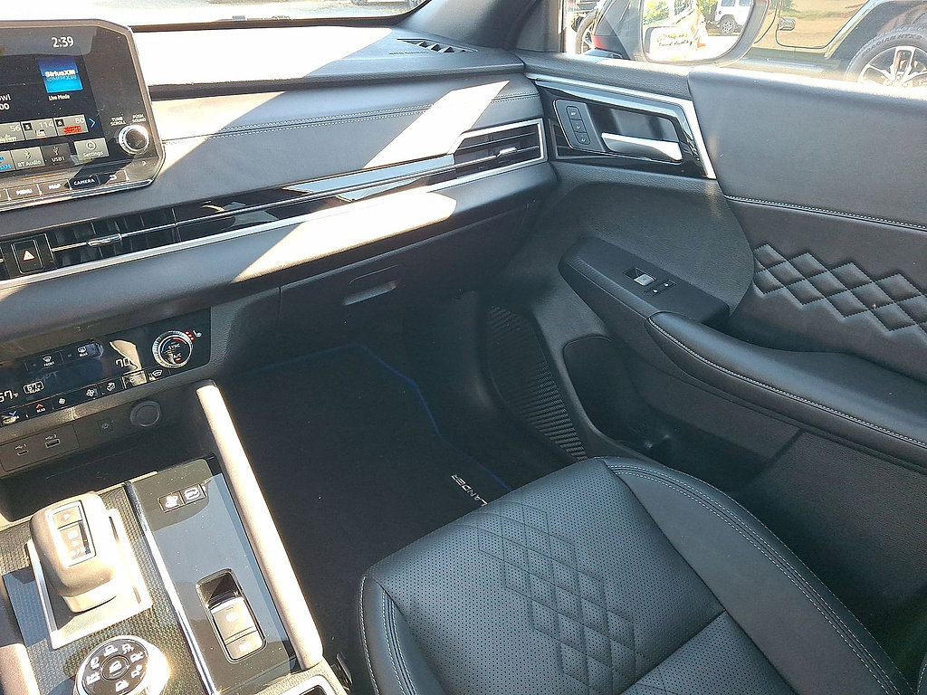 Used 2025 Mitsubishi Outlander SEL Black Edition AWD/4WD image 11